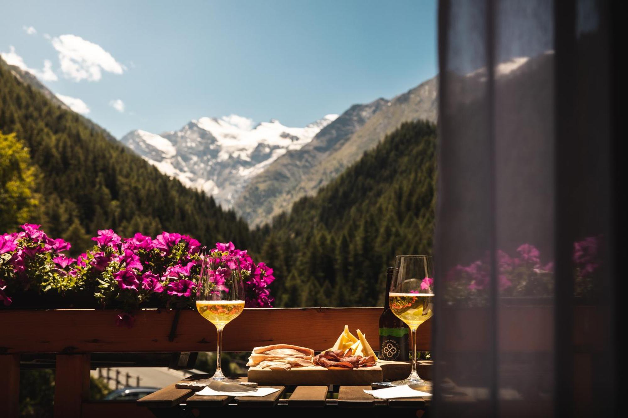 Hotel Le Bouquet - Adults Only Cogne Exterior photo