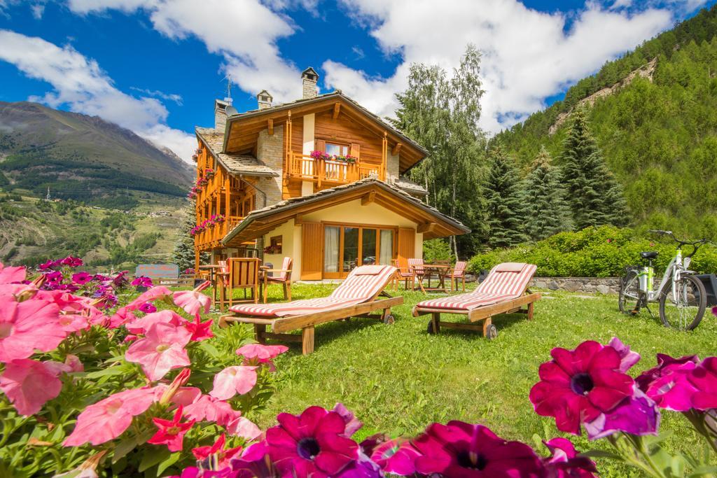 Hotel Le Bouquet - Adults Only Cogne Exterior photo