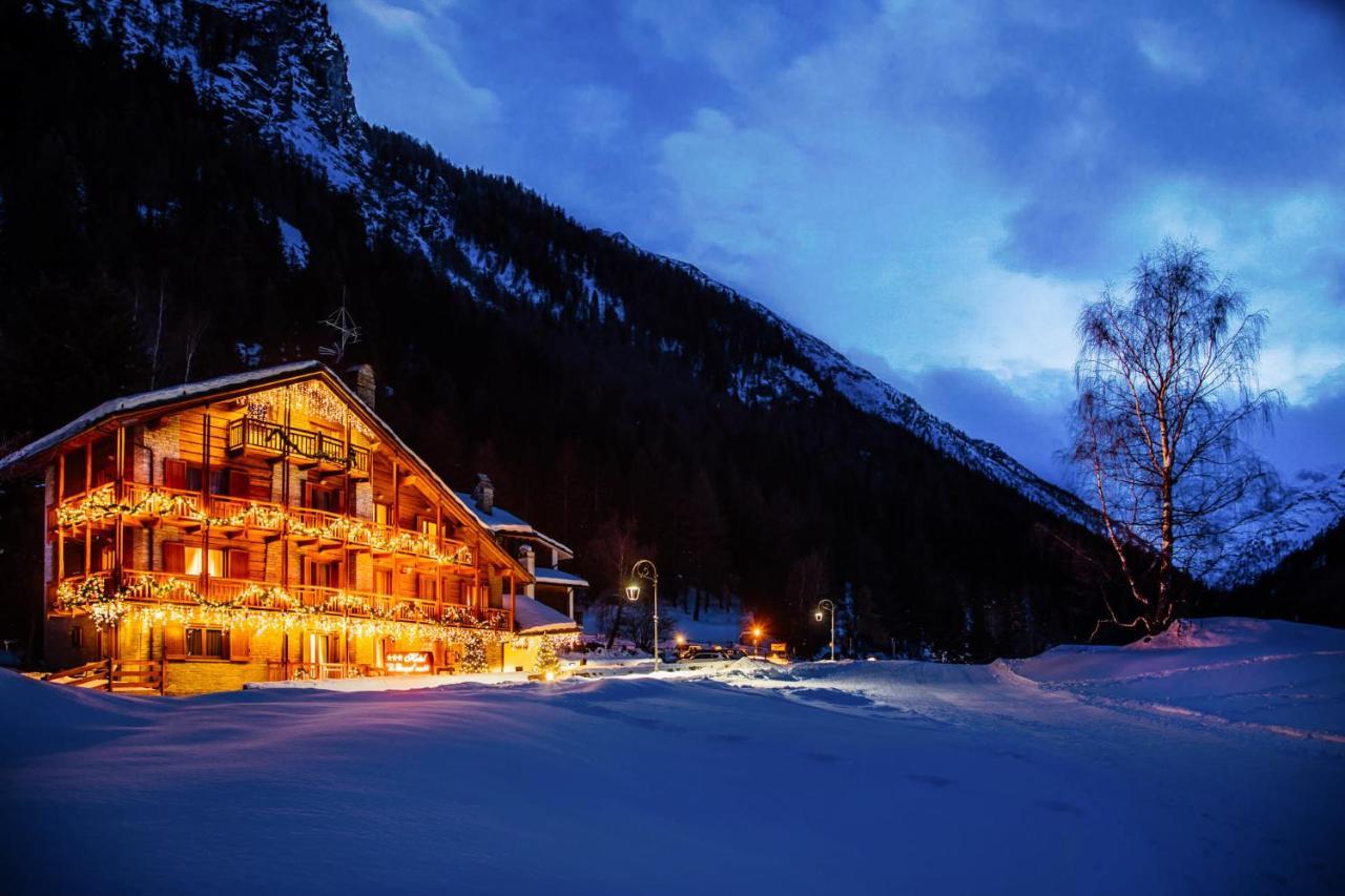 Hotel Le Bouquet - Adults Only Cogne Exterior photo
